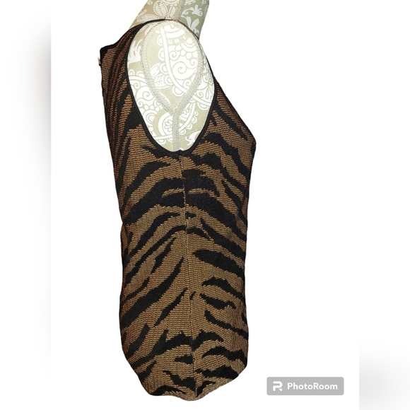 White House Black Market Sweater Like Tiger Print Tank Top Women's Size M NWT - Picture 3 of 7